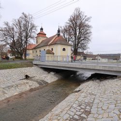 Opravený most a silnice v Dnešicích slouží motoristům