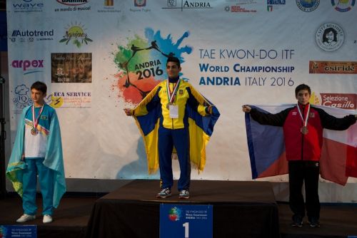 Obrázek - 15letý Dominik Čermák obsadil na mistrovství světa v taekwon-do bronzovou příčku.
