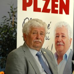 Patrioti a Starostové zahájili kampaň. Peticí za odstranění vejce