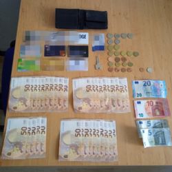 Peněženka nalezená v nemocnici ukrývala přes 1800 eur