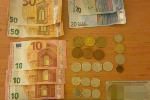 Foto: Peněženka plná peněz se v Plzni vrátila zpátky k majiteli