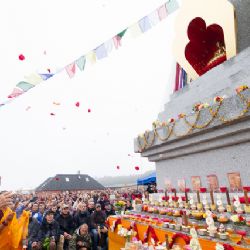Písečné duny, buddhistická stúpa. Na Plzeňsku můžete zažít exotiku