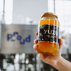 Pivovar Proud vítá jaro novinkou – speciálem s chutí a vůní exotiky Yuzu Pale Ale 