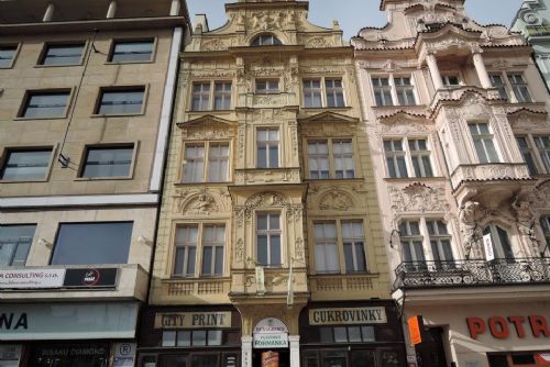 Foto: Plzeň dá dotaci na opravy portálů domu na náměstí Republiky i na další objekty