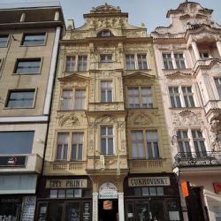 Plzeň dá dotaci na opravy portálů domu na náměstí Republiky i na další objekty