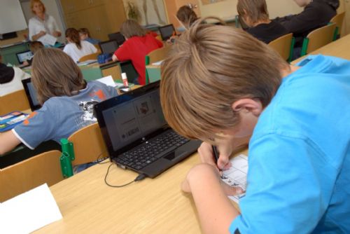 Foto: Plzeň finišuje s rekonstrukcí datové sítě na svých školách, má nejlepší vybavení
