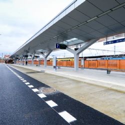 Lidé čekající na autobus v Plzni si stěžují na zimu
