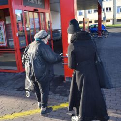 Plzeň roznáší tisíce letáků, o nabídce pomoci chce dát město vědět seniorům