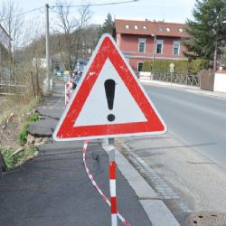 Plzeň vybuduje opěrnou zeď v ulici Na Roudné. Akce omezí dopravu