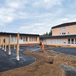 Plzeň využívá prázdniny pro opravy budov a sportovišť základních škol