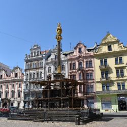 Plzeň začala s opravou Mariánského sloupu na náměstí