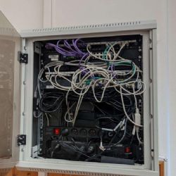 Plzeň zmodernizovala počítačové sítě na základkách, u školek je v polovině