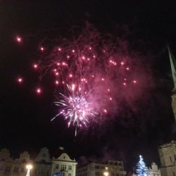 V Plzni, Klatovech a Domažlicích si užijí Novoroční ohňostroj