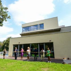 Plzeňská 2. ZŠ má novou přístavbu a nástavbu. Vznikly odborné učebny