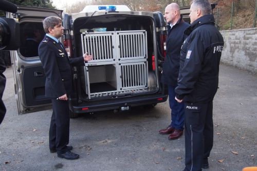 Foto: Plzeňská policie má nové auto pro služební psy