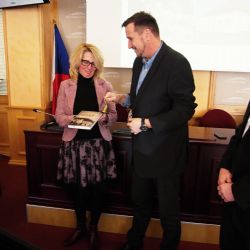Plzeňský kraj má unikátní knihu mapující venkovské školy 