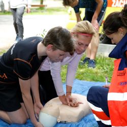 Plzeňští školáci si užili se strážníky, hasiči a zdravotníky Branný den