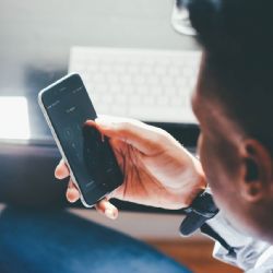 Plzeňští strážníci mají novinku, s volajícím navážou videopřenos nebo chat