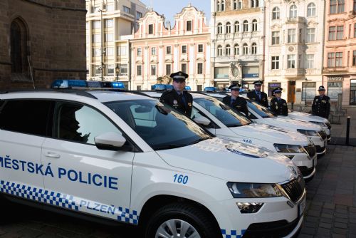 Foto: Plzeňští strážníci vyjedou do terénu s novými vozidly 