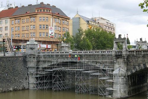 Foto: Historický Wilsonův most v Plzni čeká další oprava