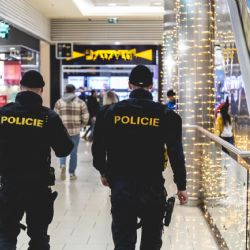 Policisté hlídají v době adventu Plzeň. Nejen kvůli zlodějům