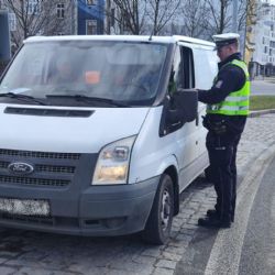 Policisté obsadili silnice kraje, kontrolovali pásy