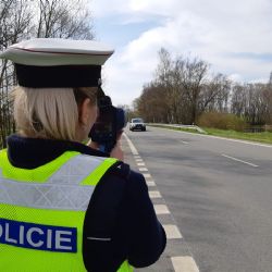 Policisté v kraji se o prvním víkendu prázdnin zaměřili na řidiče