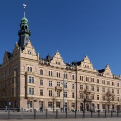 Právnická fakulta opravila nedostatky, omezení akreditace už nehrozí