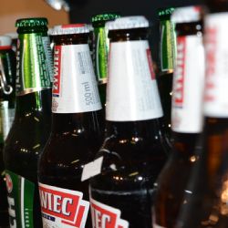 Před lékárnou ve Stodě ležel muž s 5,5 promile