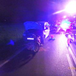 Při nehodě auta a motorky ve Vodním Újezdě zemřela spolujezdkyně