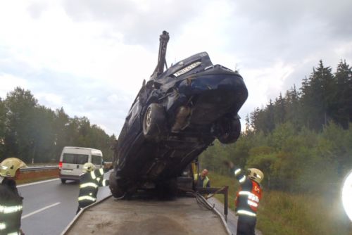 Foto: Při nehodě na dálnici D5 se zranil pětiletý chlapec