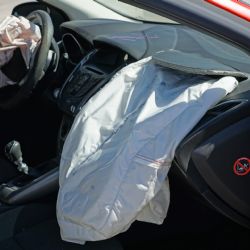 Proč je vhodné si sjednat povinné ručení i havarijní pojištění