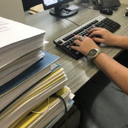 Prodavačka střídala v Plzni zaměstnání a kradla
