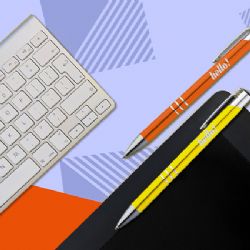 Propisky s potiskem jsou multifunkčním propagačním nástrojem. Podívejte se, jak na jejich výrobu