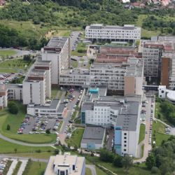 Průměrný plat lékaře ve FN Plzeň je 116 tisíc, u sester 68 tisíc Kč 