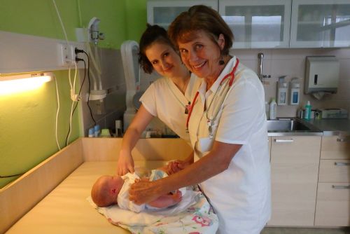 Foto: Známe prvního chlapečka roku 2019, v Mulačově nemocnici se narodil Alois