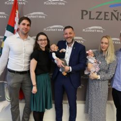 První občánci Plzeňského kraje navštívili úřad