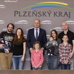 První občánky Plzeňského kraje přivítal hejtman
