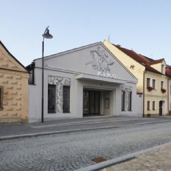 Putovní výstava nejlepších staveb kraje se přesouvá do Plané