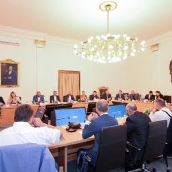 Radní Plzně a kraje projednali víc než desítku témat, mj. hospic a záchytku