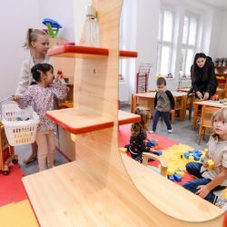 Rekonstrukce se dočkala 16. MŠ v Korandově ulici, v sousedství vzniknou nové byty 