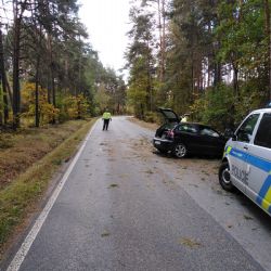 Řidič boural mezi Valchou a Lhotou