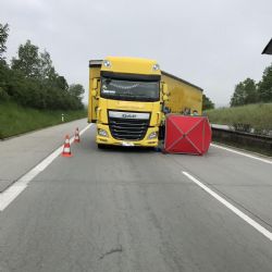 Řidič na dálnici boural a zemřel zřejmě kvůli zdravotní indispozici