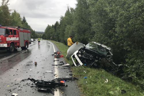 Foto: Řidič peugeotu zemřel při páteční nehodě u Rokycan