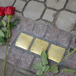 Rokycany položily první tři kameny zmizelých