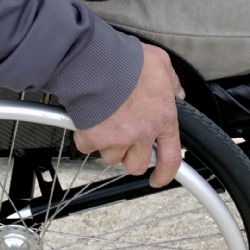 Roztroušená skleróza přichází nenápadně, vyplatí se o ní vědět co nejvíce