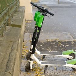 Seniorovi z Branky ukradli elektrokoloběžku