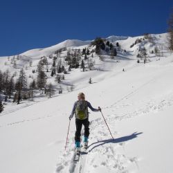 Skialpinista na Železnorudsku brutálně napadl strážce NP Šumava
