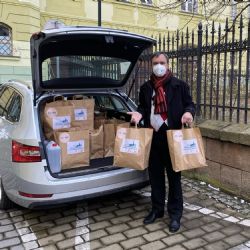 Školky se připravují na otevření. Dostaly desinfekční balíčky