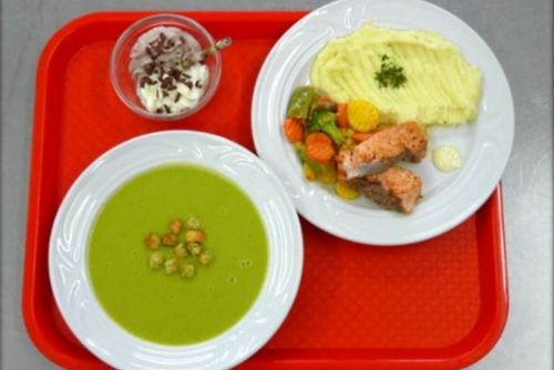 Foto: Školy v Plzeňském kraji chtějí zatím držet ceny obědů